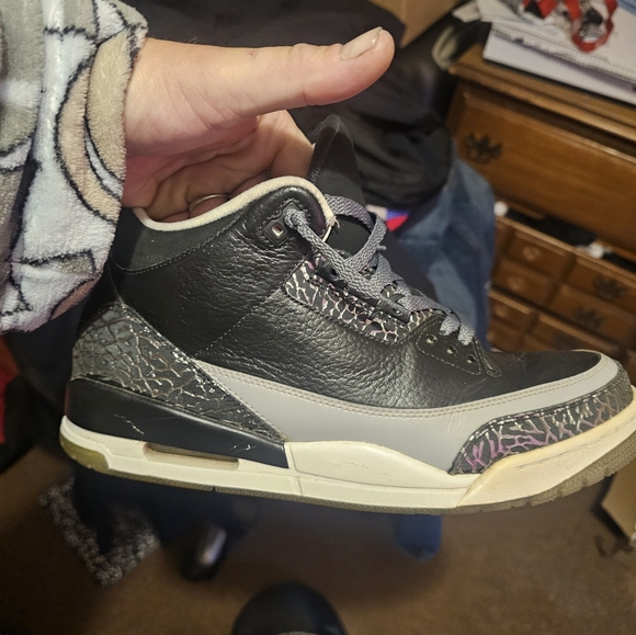 Retro  Jordan 3s cement limited edition - Picture 2 of 2